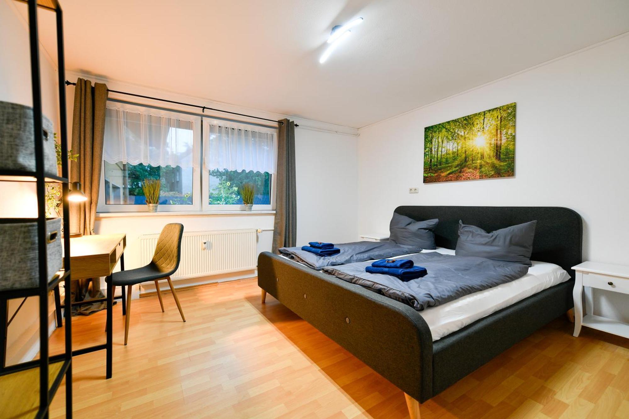 Grosses Spree Apartment, 3 Schlafzimmer Bis 10 Personen, 4X Kfz Parkplatz, Terrasse, Waschtrockner, Wlan, Netflix คอตต์บุส ภายนอก รูปภาพ