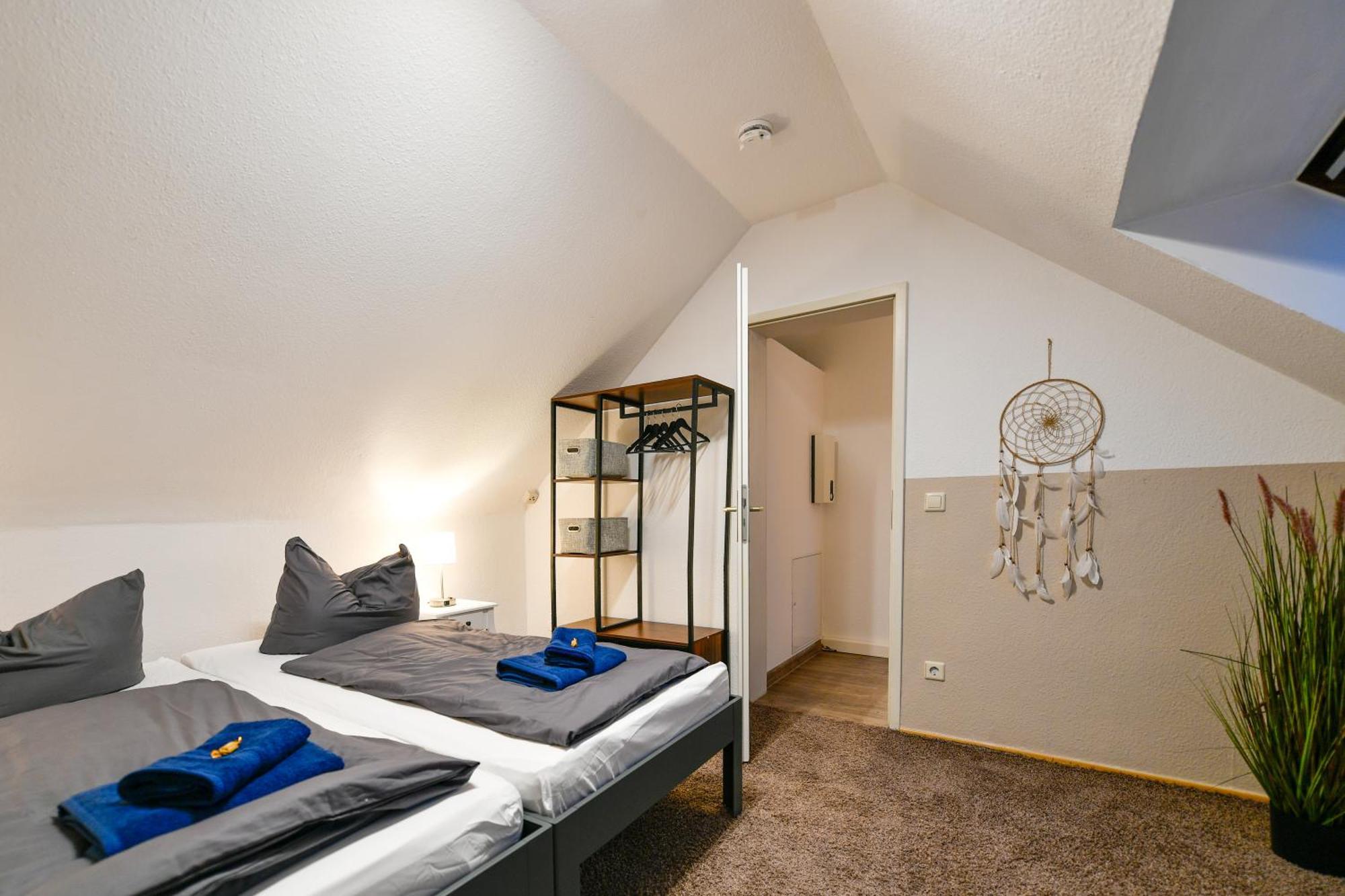 Grosses Spree Apartment, 3 Schlafzimmer Bis 10 Personen, 4X Kfz Parkplatz, Terrasse, Waschtrockner, Wlan, Netflix คอตต์บุส ภายนอก รูปภาพ