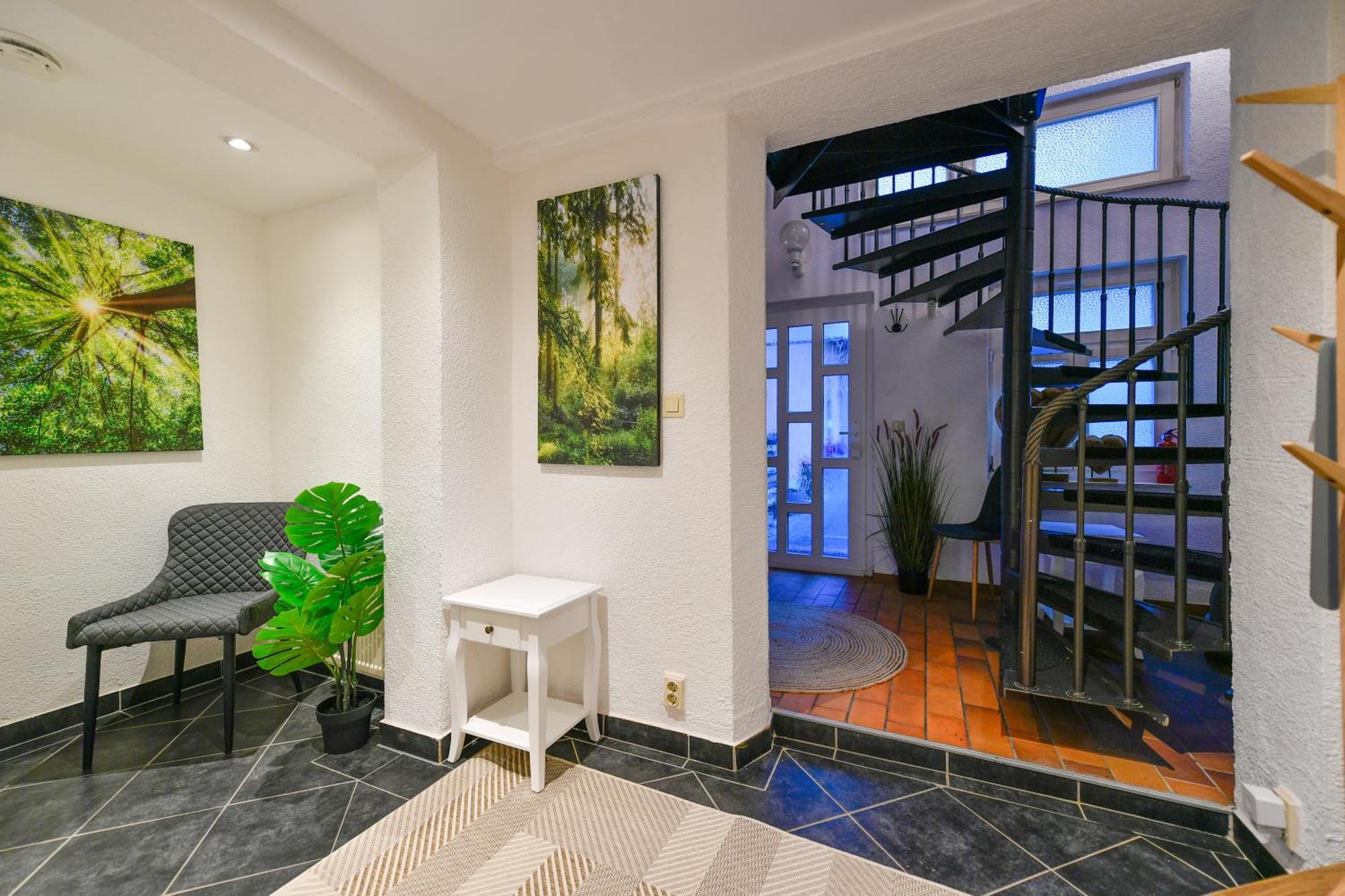 Grosses Spree Apartment, 3 Schlafzimmer Bis 10 Personen, 4X Kfz Parkplatz, Terrasse, Waschtrockner, Wlan, Netflix คอตต์บุส ภายนอก รูปภาพ